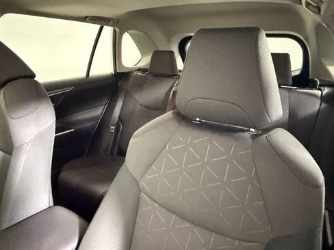 Used 2019 Toyota RAV4 XLE AWD/4WD image 33