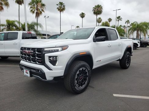 New 2026 GMC Canyon AT4 image 2