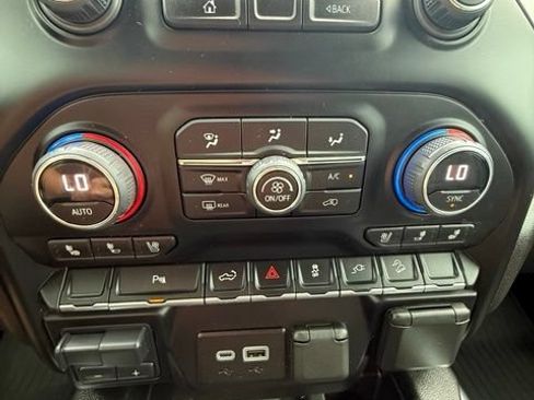 Used 2023 Chevrolet Silverado 2500 LTZ AWD/4WD image 19