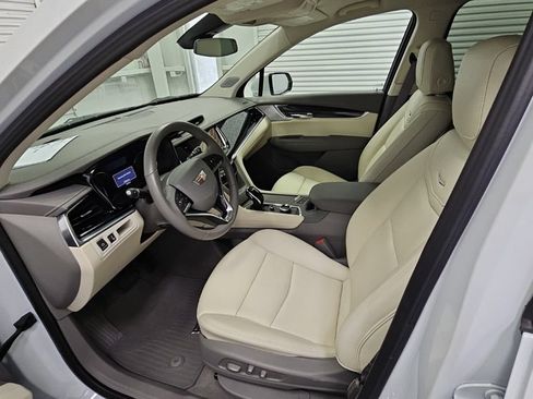 Used 2024 Cadillac XT6 Premium Luxury AWD/4WD image 12