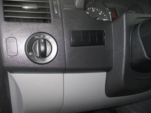 Used 2016 Freightliner Sprinter 3500 RWD image 19