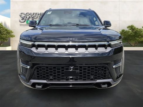 New 2026 Jeep Grand Wagoneer Limited w/ Convenience Group I AWD/4WD image 8