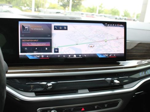 Used 2024 BMW X5 xDrive40i w/ M Sport Package AWD/4WD image 13
