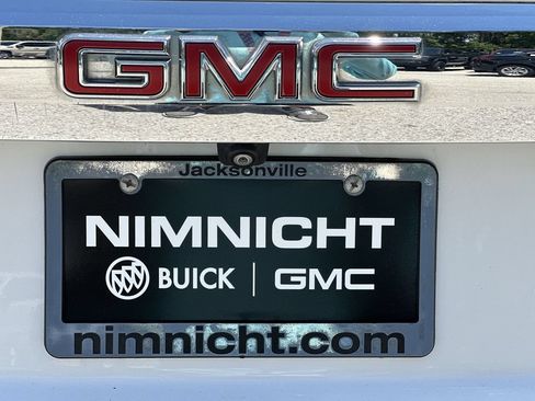 Certified 2022 GMC Yukon SLT w/ SLT Premium Package AWD/4WD image 32