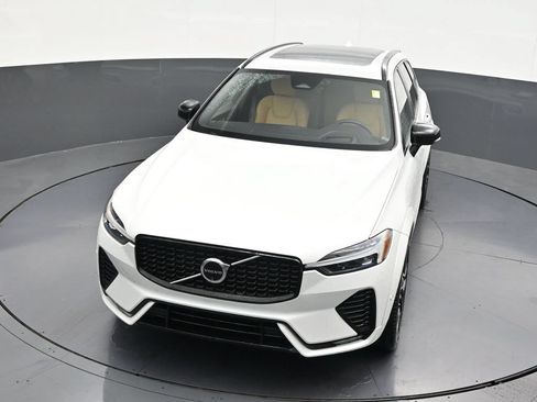 Used 2024 Volvo XC60 B5 Ultimate AWD/4WD image 22