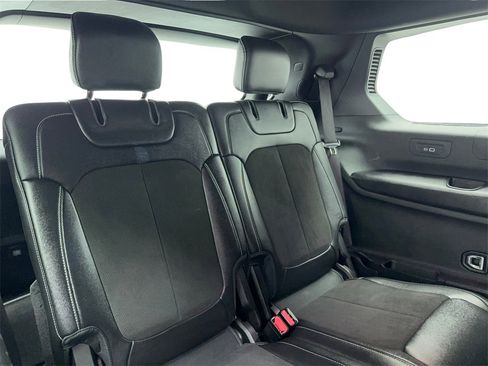 Used 2023 Jeep Grand Cherokee L Laredo image 54