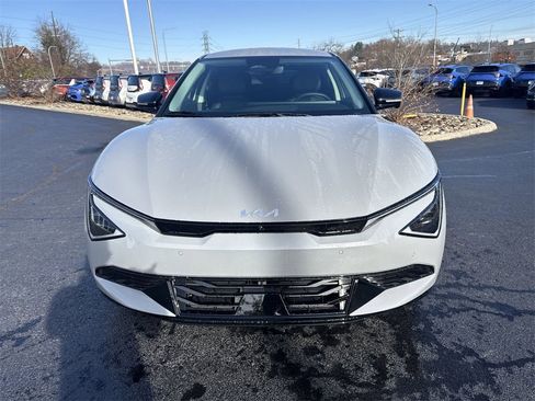 New 2025 Kia EV6 Wind image 2