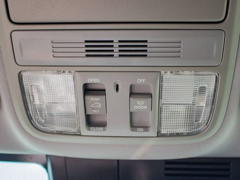 Used 2018 Honda CR-V EX image 32
