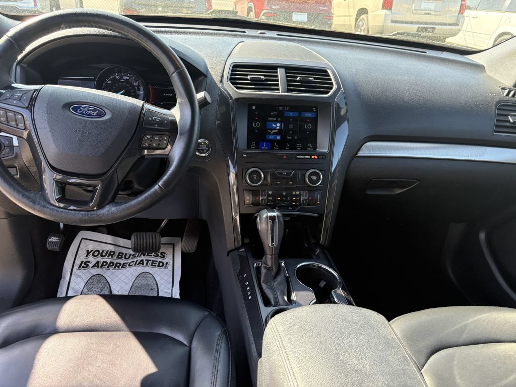 Used 2019 Ford Explorer XLT w/ Equipment Group 202A FWD image 11