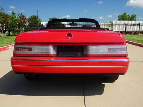 Used 1991 Cadillac Allante image 12