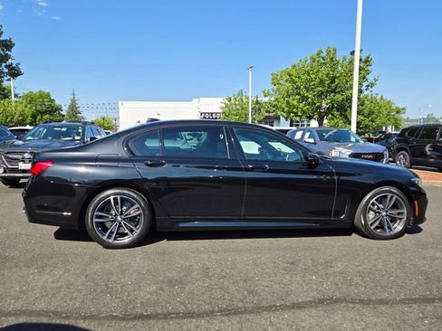 Used 2021 BMW 750i xDrive w/ Autobahn Package AWD/4WD image 3
