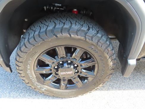 Used 2024 GMC Sierra 2500 AT4 w/ AT4 Premium Plus Package AWD/4WD image 17
