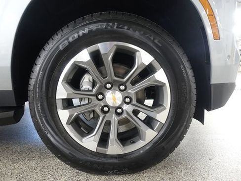 New 2026 Chevrolet Suburban LS AWD/4WD image 27