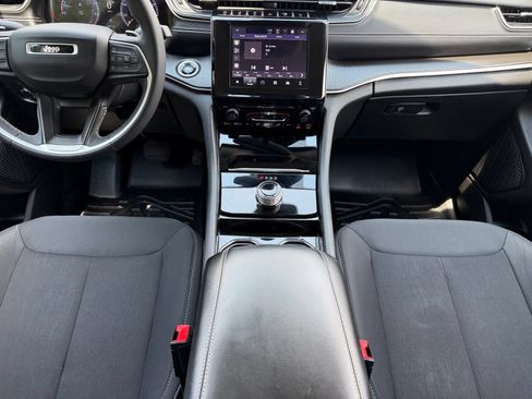Used 2023 Jeep Grand Cherokee L Laredo RWD image 19