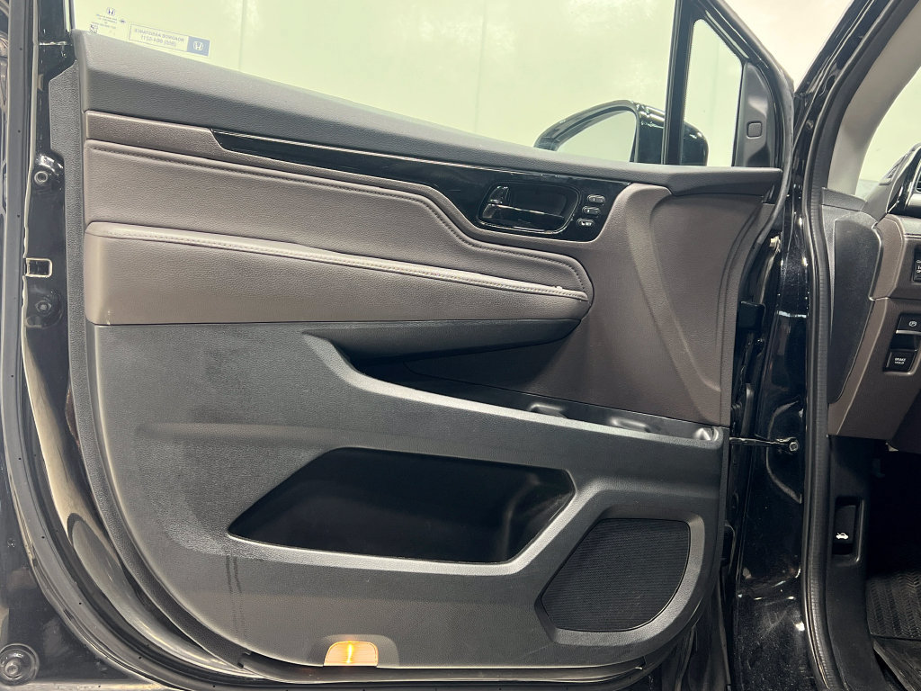 Used 2018 Honda Odyssey Elite image 16