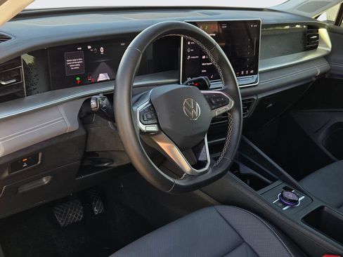 Used 2026 Volkswagen Tiguan SE FWD image 26