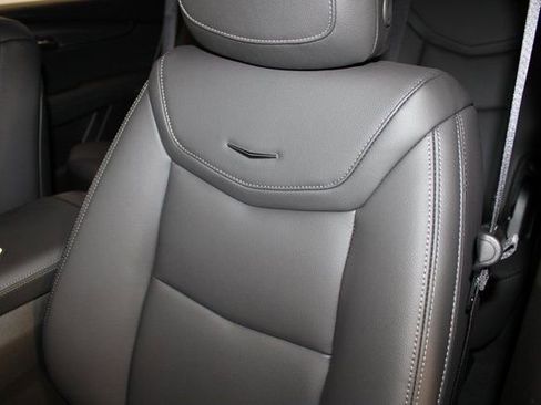 New 2025 Cadillac XT5 Luxury image 7