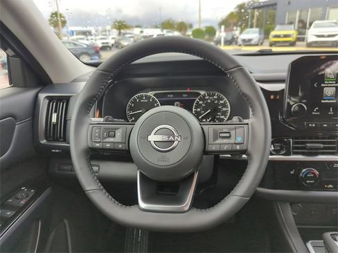 New 2025 Nissan Pathfinder SL image 21