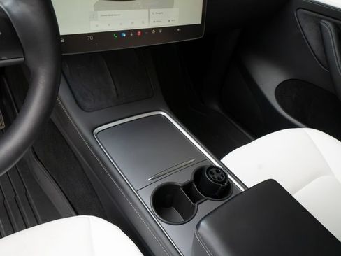 Used 2023 Tesla Model Y Long Range AWD/4WD image 10