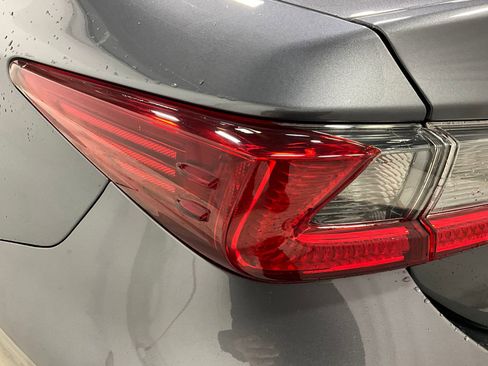 Used 2017 Lexus RC F image 25