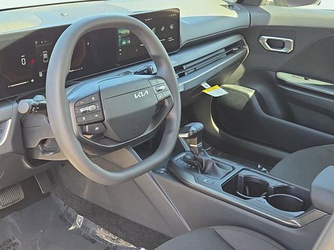 New 2026 Kia K4 FWD image 18