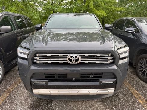 Used 2025 Toyota 4Runner Limited AWD/4WD image 2