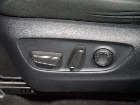 Certified 2025 Toyota RAV4 XLE FWD image 33