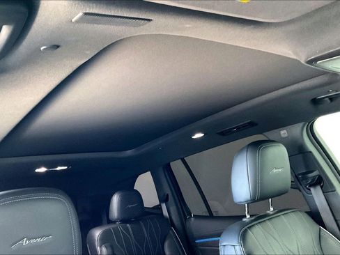 Used 2025 Buick Enclave Avenir w/ Trailering Package, 5000 lbs. image 23