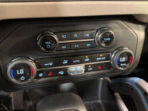 Used 2024 Ford Bronco Wildtrak AWD/4WD image 19