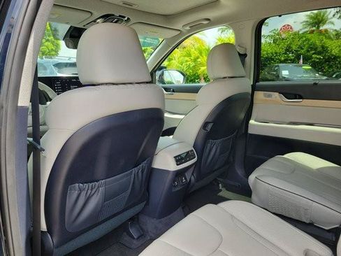 Certified 2024 Hyundai Palisade Limited FWD image 17
