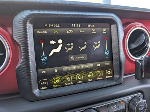 Used 2021 Jeep Wrangler Unlimited Rubicon w/ Xtreme Recon 35" Tire Package image 25