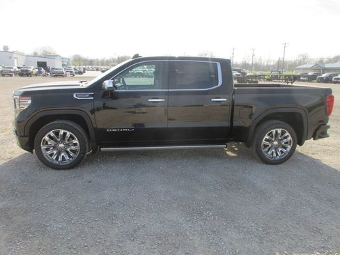 New 2026 GMC Sierra 1500 Denali w/ Denali Reserve Package AWD/4WD image 9