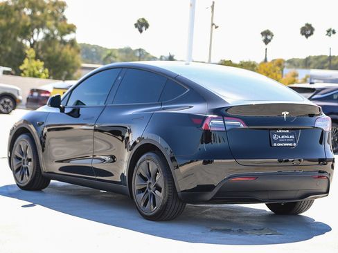 Used 2025 Tesla Model Y Long Range RWD image 5