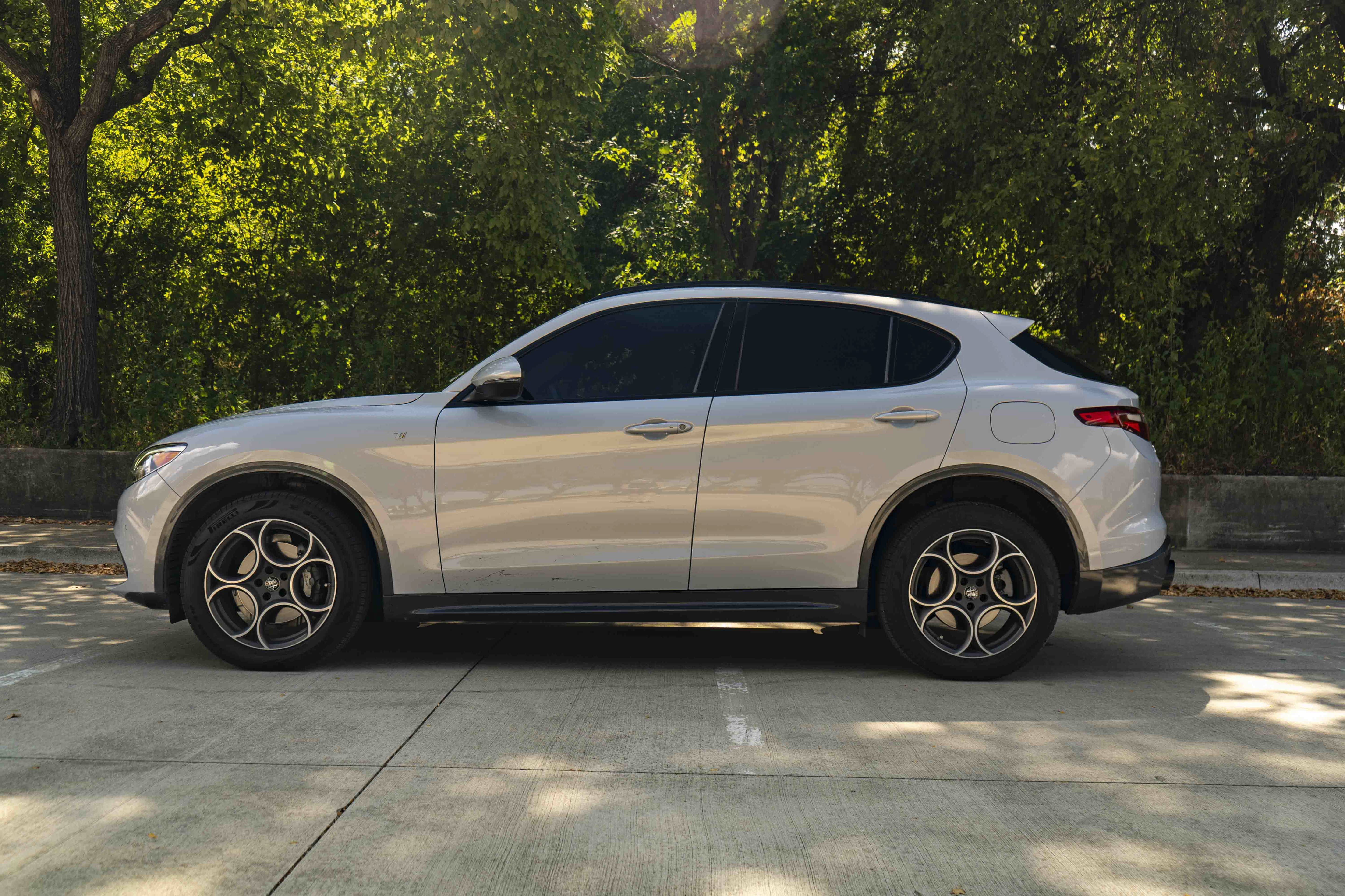 Used 2022 Alfa Romeo Stelvio Ti AWD/4WD image 6