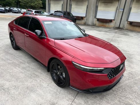 Used 2025 Honda Accord Sport image 13