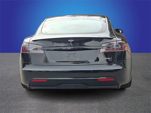 Used 2022 Tesla Model S Plaid image 5