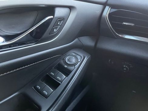 Used 2018 Chevrolet Traverse LS image 9