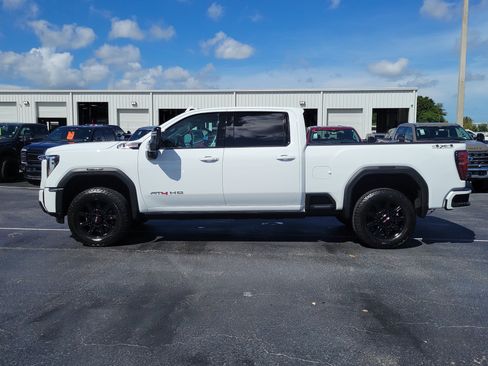 Used 2025 GMC Sierra 2500 AT4 w/ AT4 Premium Plus Package AWD/4WD image 6