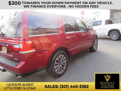 Used 2016 Lincoln Navigator Reserve image 7