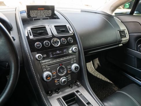 Used 2013 Aston Martin V8 Vantage Roadster RWD image 25