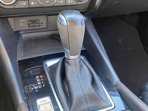 Used 2018 MAZDA MAZDA3 Touring image 12