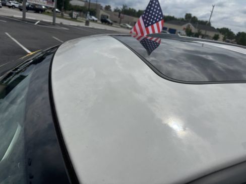 Used 2011 Jeep Grand Cherokee Laredo w/ Security & Convenience Group image 12