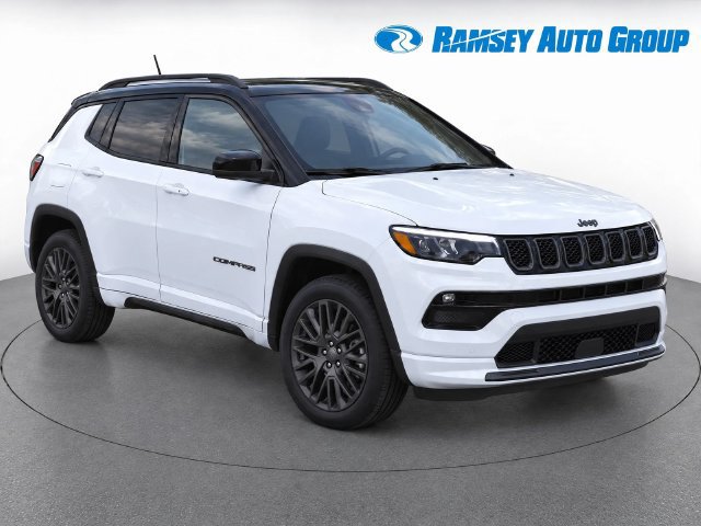 Used 2023 Jeep Compass High Altitude AWD/4WD image 2