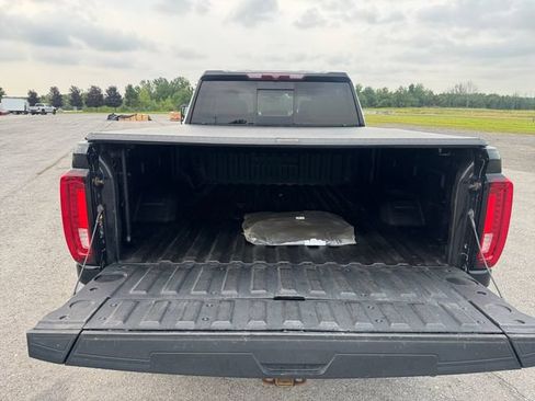 Used 2022 GMC Sierra 3500 SLT w/ SLT Preferred Package AWD/4WD image 19