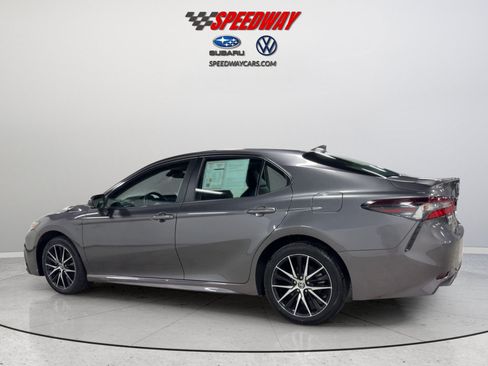 Used 2023 Toyota Camry SE FWD image 9