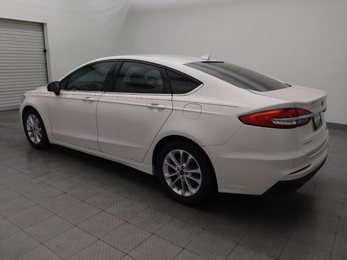 Used 2020 Ford Fusion SE image 3