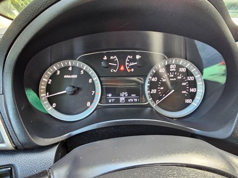 Used 2015 Nissan Sentra SV FWD image 35