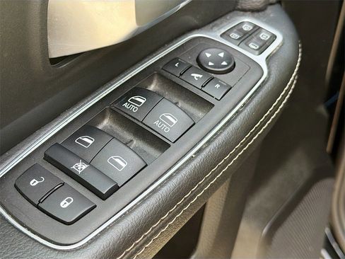 Used 2024 RAM 2500 Big Horn w/ Bed Utility Group image 17