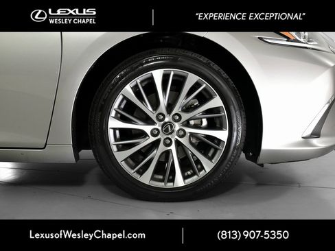 Used 2019 Lexus ES 350 Luxury image 5