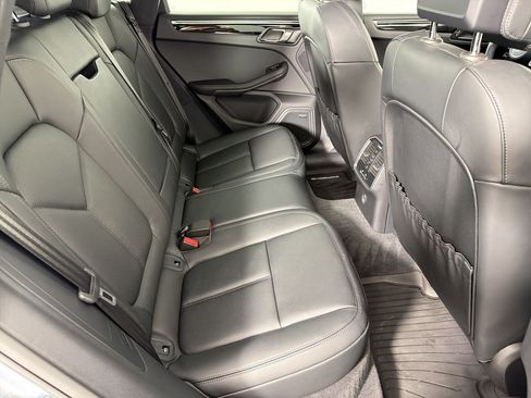 Certified 2026 Porsche Macan AWD/4WD image 29